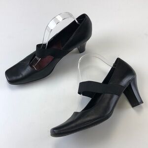 Aerosoles black leather square toe Mary Jane shoes size 10M elastic strap